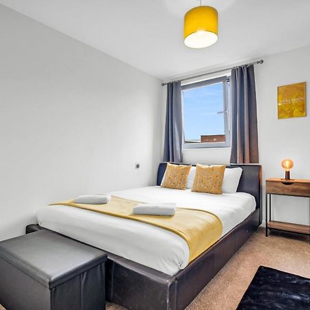 Stylish 4Th Floor 2 Bedroom En Suite City Centre Apartment With Parking By Azura Nights Birmingham Esterno foto