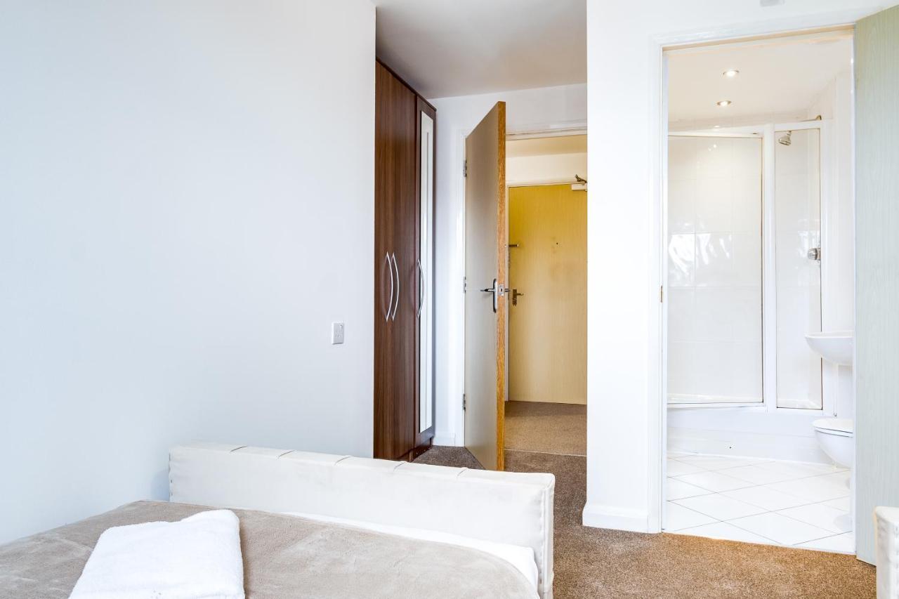 Stylish 4Th Floor 2 Bedroom En Suite City Centre Apartment With Parking By Azura Nights Birmingham Esterno foto